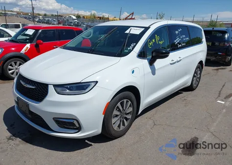 2024 Chrysler Pacifica Hybrid Select z USA, uszkodzony, nr VIN 2C4RC1S74RR153420